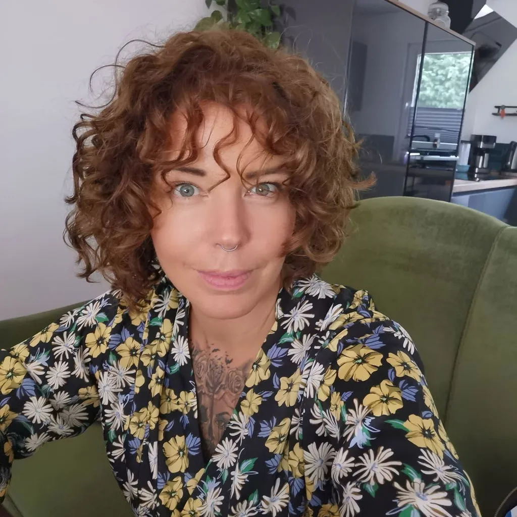 ŌMAKA Essentials hårpleiesett fast sjampo og conditioner vegansk