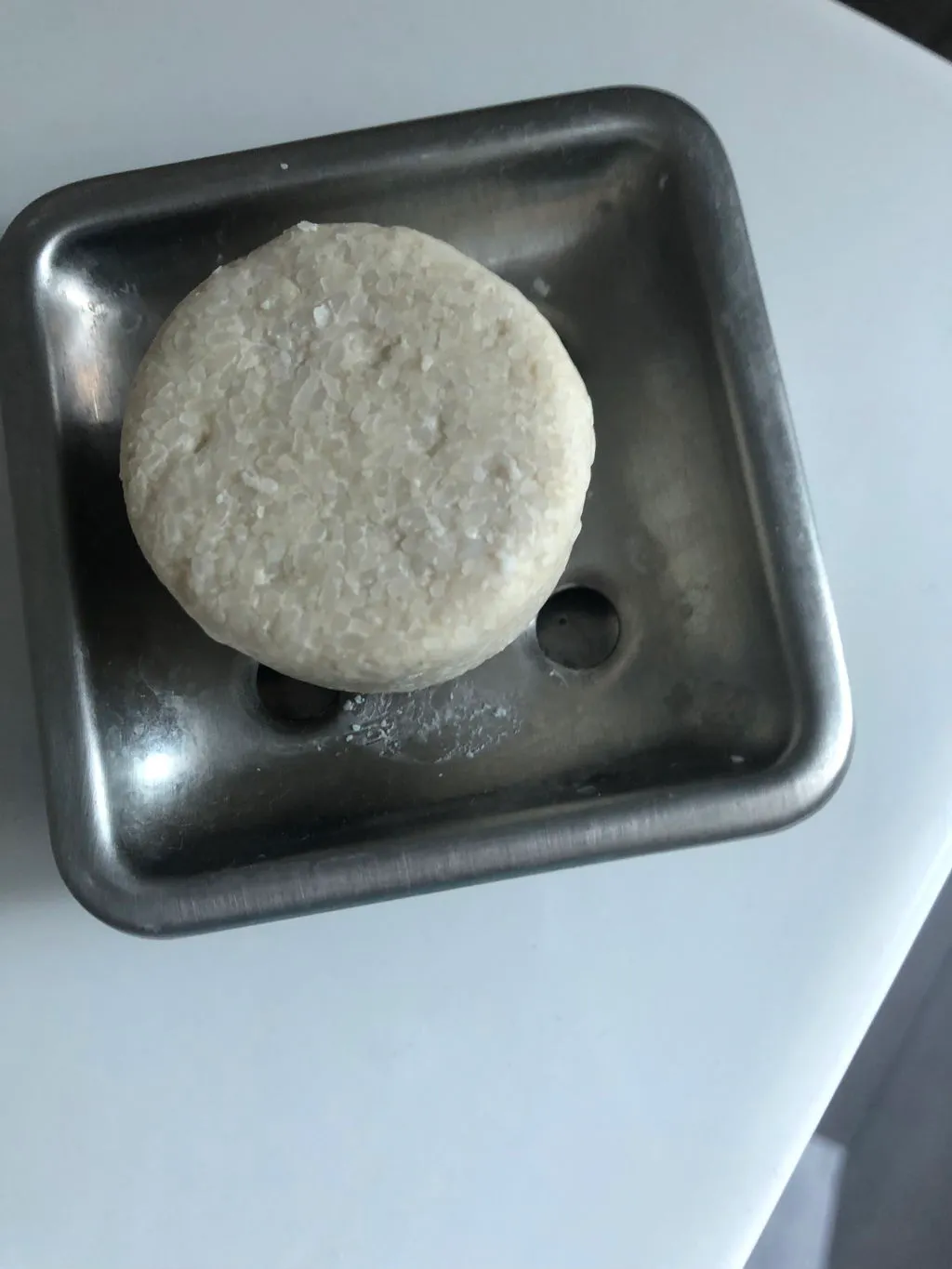 ŌMAKA fast sjampo brokkolifrøolje for krøller